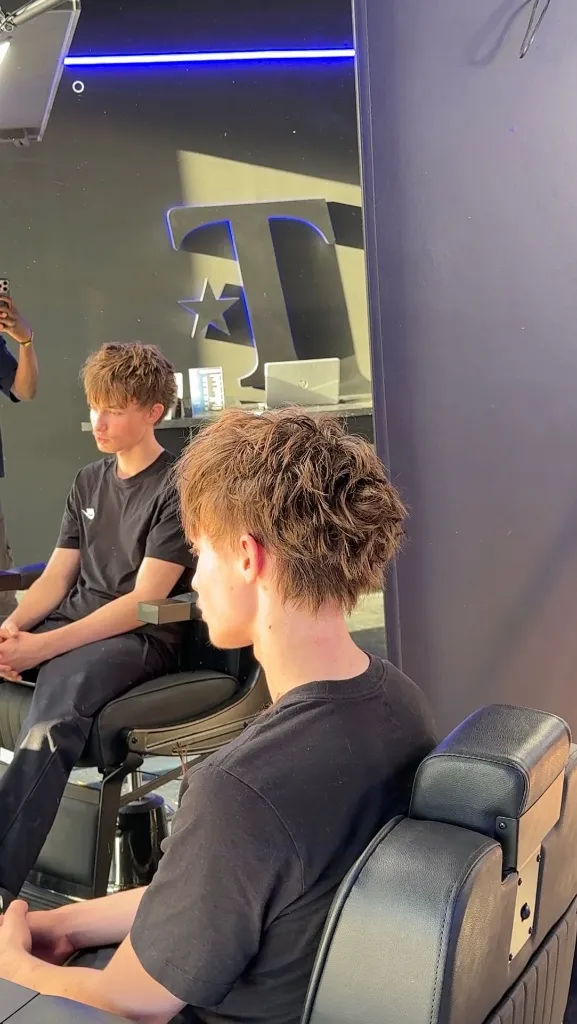 Mod cut réalisé par AG Barber